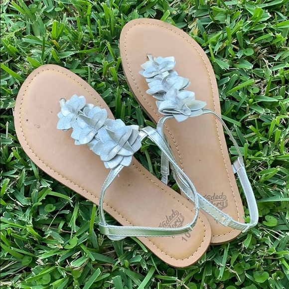 Kids metallic silver sandals EUC - Picture 2 of 6